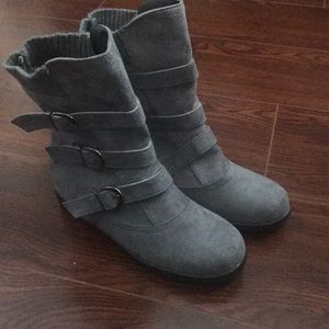 Casual boots